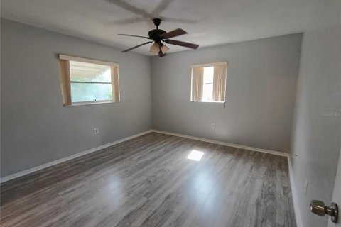 House in Port Richey, Florida 2 bedrooms, 119.47 sq.m. № 1856493 - photo 27