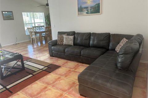 House in Haines City, Florida 3 bedrooms, 129.69 sq.m. № 2199618 - photo 7