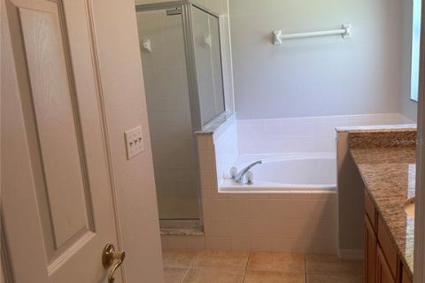 House in Haines City, Florida 3 bedrooms, 129.69 sq.m. № 2199618 - photo 16