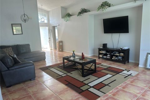 House in Haines City, Florida 3 bedrooms, 129.69 sq.m. № 2199618 - photo 4