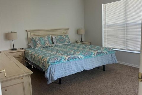 House in Haines City, Florida 3 bedrooms, 129.69 sq.m. № 2199618 - photo 15
