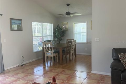 House in Haines City, Florida 3 bedrooms, 129.69 sq.m. № 2199618 - photo 6