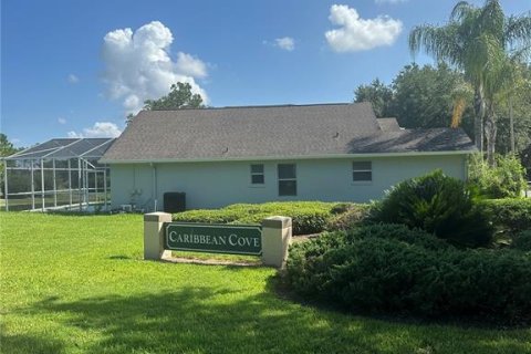 House in Haines City, Florida 3 bedrooms, 129.69 sq.m. № 2199618