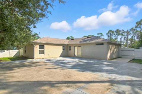 Casa en venta en Palm Coast, Florida, 4 dormitorios, 153.85 m2 № 1915389 - foto 17