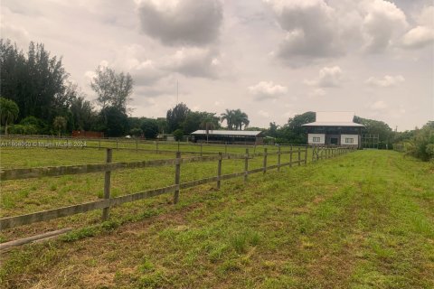 Propiedad comercial en venta en Miami, Florida № 1710837 - foto 28