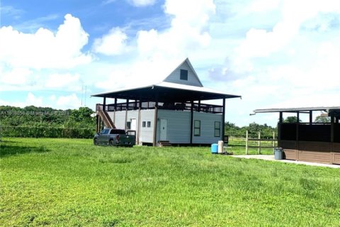 Propiedad comercial en venta en Miami, Florida № 1710837 - foto 6