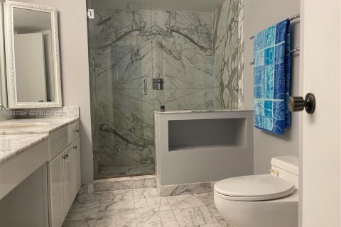 Снять в аренду кондоминиум в Помпано-Бич, Флорида 2 спальни, 148.64м2, № 2153537 - фото 13