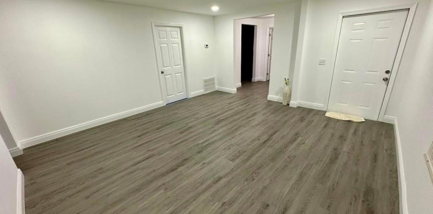 Casa en South Bay, Florida 3 dormitorios, 104.79 m2 № 1059084
