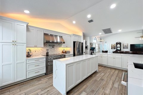 House in Winter Springs, Florida 4 bedrooms, 253.81 sq.m. № 1899639 - photo 14