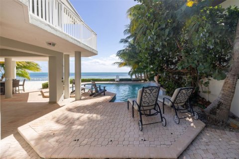 Casa en venta en Islamorada, Village of Islands, Florida, 4 dormitorios, 142.33 m2 № 1973038 - foto 16