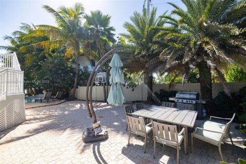 Casa en venta en Islamorada, Village of Islands, Florida, 4 dormitorios, 142.33 m2 № 1973038 - foto 18
