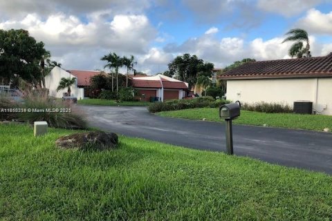 Casa en alquiler en Miami, Florida, 3 dormitorios, 174.19 m2 № 1991843 - foto 6