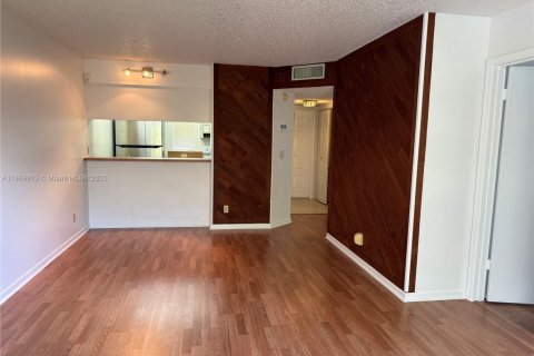 Condo in Coral Springs, Florida, 2 bedrooms  № 1896986 - photo 2
