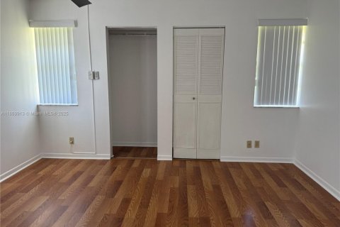 Condo in Coral Springs, Florida, 2 bedrooms  № 1896986 - photo 4