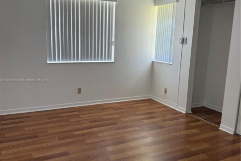 Condo in Coral Springs, Florida, 2 bedrooms  № 1896986 - photo 8