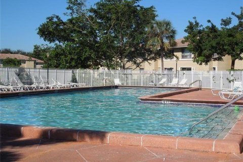 Condo in Coral Springs, Florida, 2 bedrooms  № 1896986 - photo 13