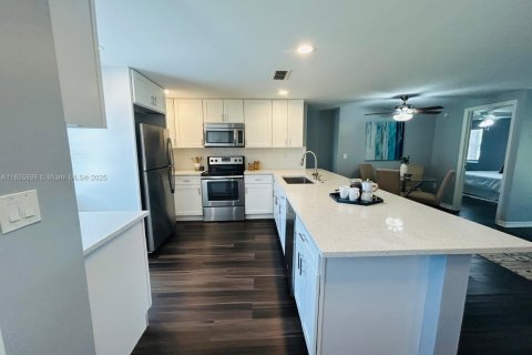 House in Spring Hill, Florida 4 bedrooms № 1882581 - photo 25
