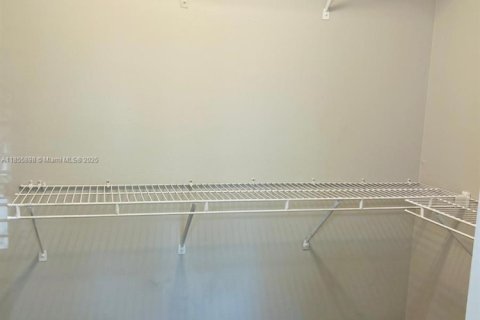 House in Spring Hill, Florida 4 bedrooms № 1882581 - photo 4