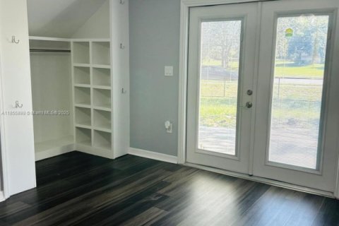 House in Spring Hill, Florida 4 bedrooms № 1882581 - photo 9