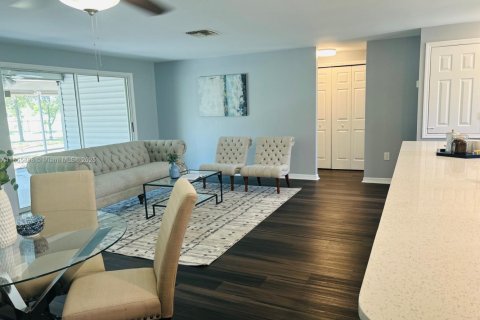 House in Spring Hill, Florida 4 bedrooms № 1882581 - photo 17