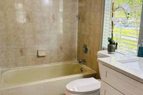 House in Spring Hill, Florida 4 bedrooms № 1882581 - photo 3