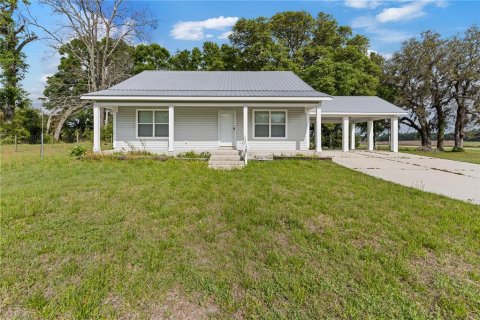 House in Trenton, Florida 2 bedrooms, 125.42 sq.m. № 1720635 - photo 1
