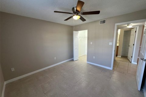 Condo in Brandon, Florida, 2 bedrooms  № 2196820 - photo 21
