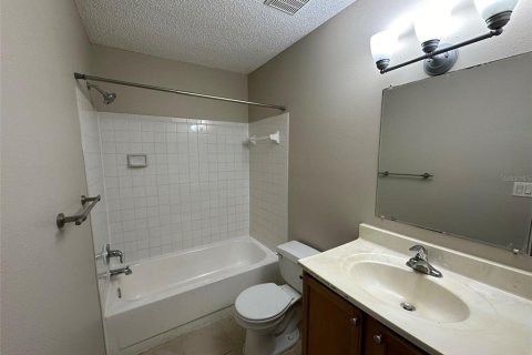 Condo in Brandon, Florida, 2 bedrooms  № 2196820 - photo 25