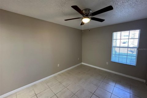 Condo in Brandon, Florida, 2 bedrooms  № 2196820 - photo 17