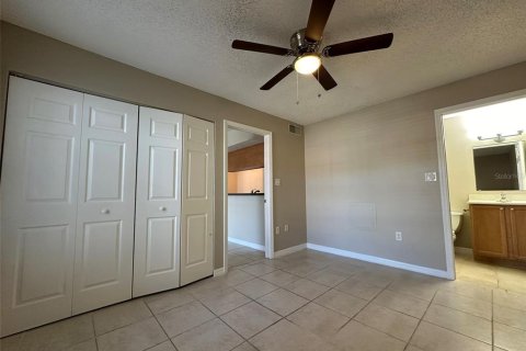 Condo in Brandon, Florida, 2 bedrooms  № 2196820 - photo 19