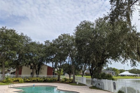 Condo in Brandon, Florida, 2 bedrooms  № 2196820 - photo 6