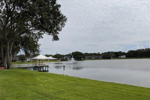 Condo in Brandon, Florida, 2 bedrooms  № 2196820 - photo 4