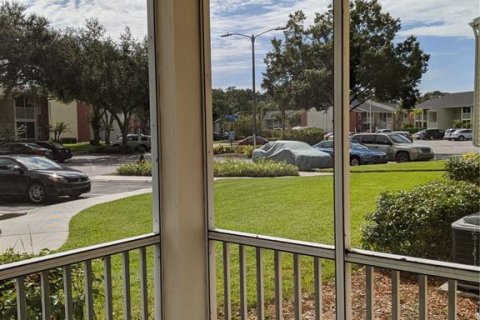 Condo in Brandon, Florida, 2 bedrooms  № 2196820 - photo 27