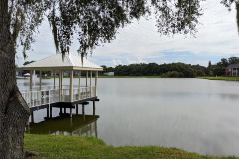 Condo in Brandon, Florida, 2 bedrooms  № 2196820 - photo 5