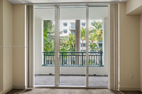 Condo in Plantation, Florida, 1 bedroom  № 2042116 - photo 5