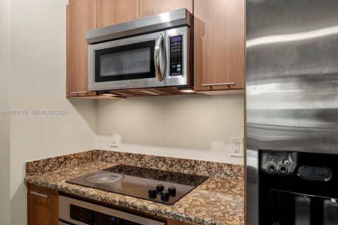 Condo in Plantation, Florida, 1 bedroom  № 2042116 - photo 9