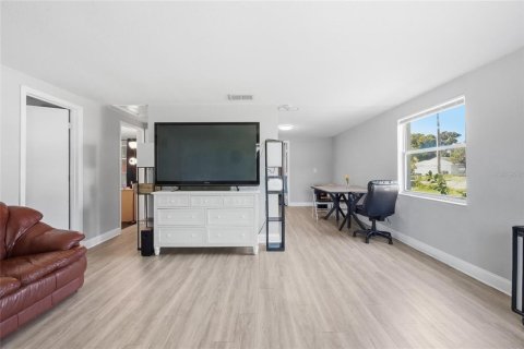 Propiedad comercial en venta en Bradenton, Florida, 6 dormitorios, 185.06 m2 № 2418617 - foto 8