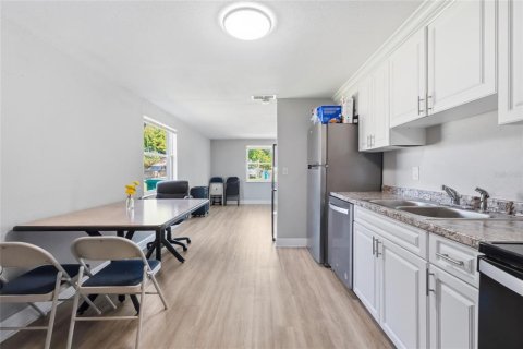 Propiedad comercial en venta en Bradenton, Florida, 6 dormitorios, 185.06 m2 № 2418617 - foto 12