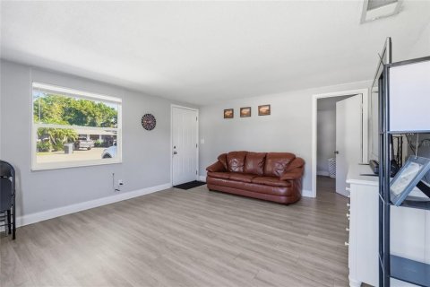 Propiedad comercial en venta en Bradenton, Florida, 6 dormitorios, 185.06 m2 № 2418617 - foto 10