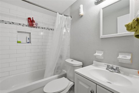 Propiedad comercial en venta en Bradenton, Florida, 6 dormitorios, 185.06 m2 № 2418617 - foto 20