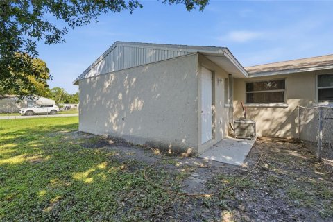 Propiedad comercial en venta en Bradenton, Florida, 6 dormitorios, 185.06 m2 № 2418617 - foto 25