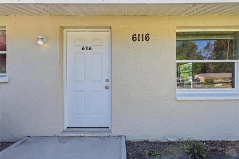 Propiedad comercial en venta en Bradenton, Florida, 6 dormitorios, 185.06 m2 № 2418617 - foto 5