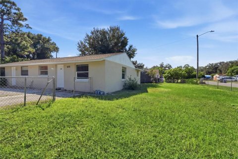 Propiedad comercial en venta en Bradenton, Florida, 6 dormitorios, 185.06 m2 № 2418617 - foto 3