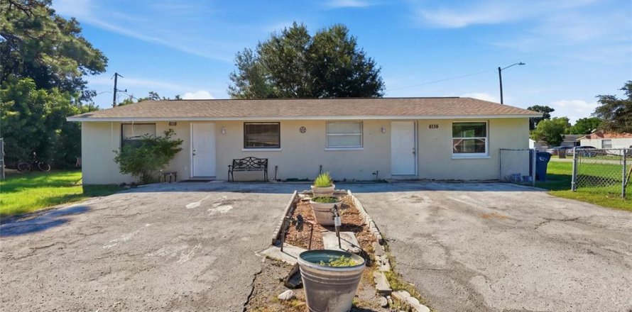 Propiedad comercial en Bradenton, Florida 6 dormitorios, 185.06 m2 № 2418617