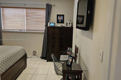 Condominio en venta en Hallandale Beach, Florida, 1 dormitorio, 74.32 m2 № 1858139 - foto 5