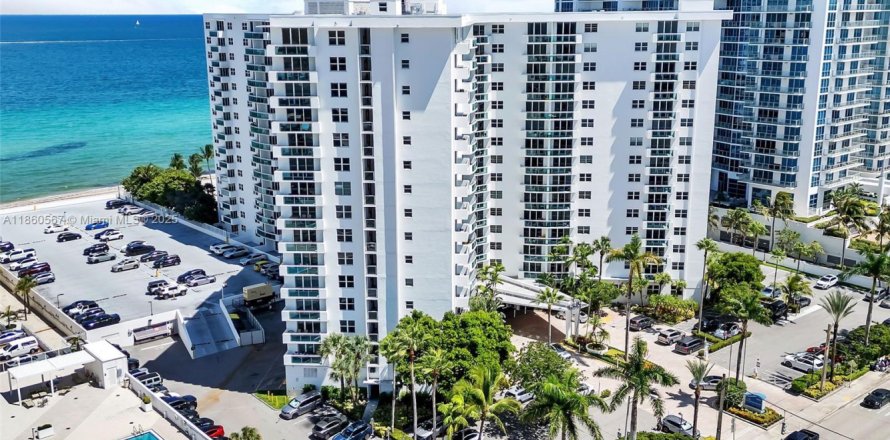 Condominio en Hollywood, Florida, 1 dormitorio № 1889718