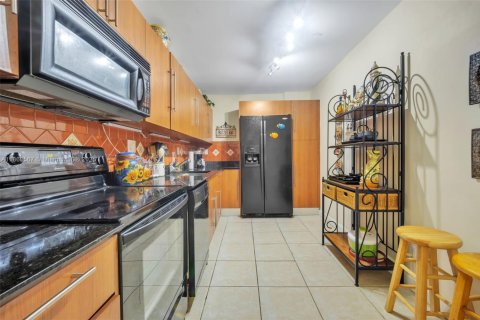 Condominio en venta en Hollywood, Florida, 1 dormitorio, 82.03 m2 № 1889718 - foto 10