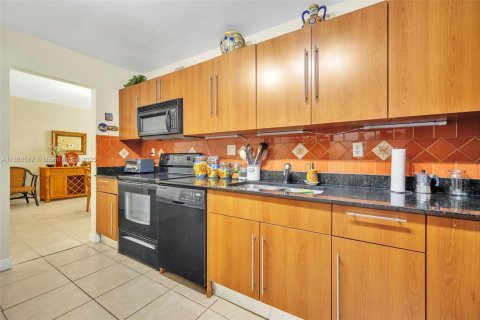 Condominio en venta en Hollywood, Florida, 1 dormitorio, 82.03 m2 № 1889718 - foto 12