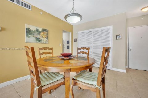 Condominio en venta en Hollywood, Florida, 1 dormitorio, 82.03 m2 № 1889718 - foto 6