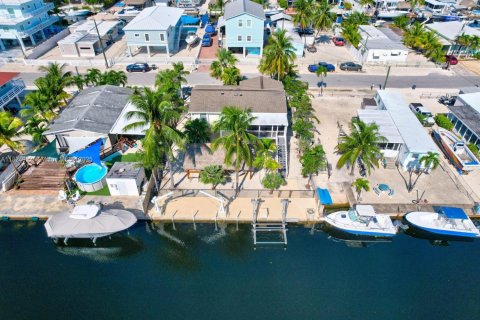 House in Key Largo, Florida 2 bedrooms, 89.19 sq.m. № 1836780 - photo 1